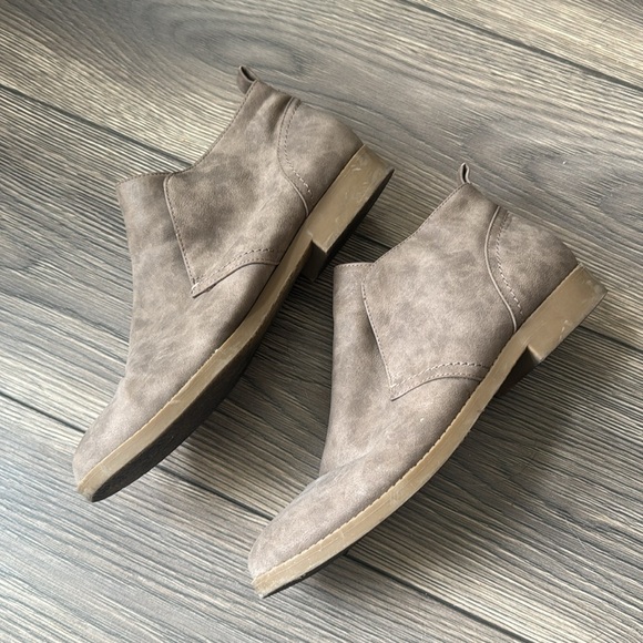 Brown Indigo Rd. Booties size 9.5 - Picture 3 of 10